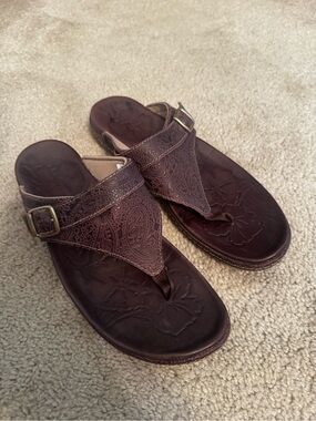 L.L Bean Brown Leather Embossed Sandals